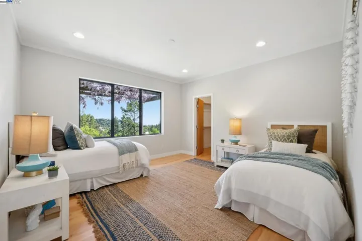 5550 Fernhoff Road, Oakland, California 94619