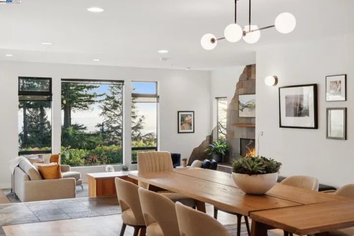 5550 Fernhoff Road, Oakland, California 94619