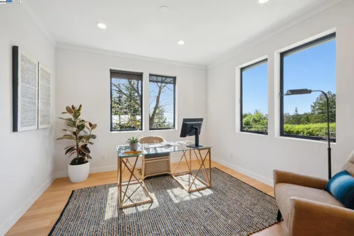 5550 Fernhoff Road, Oakland, California 94619