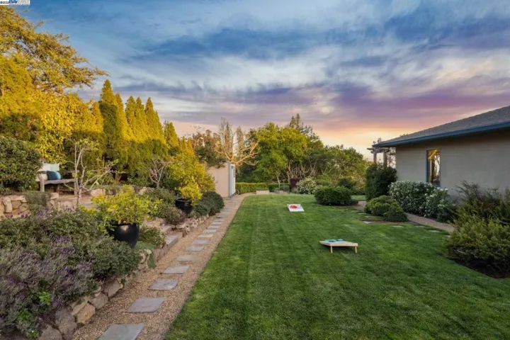 5550 Fernhoff Road, Oakland, California 94619