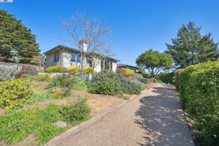5550 Fernhoff Road, Oakland, California 94619