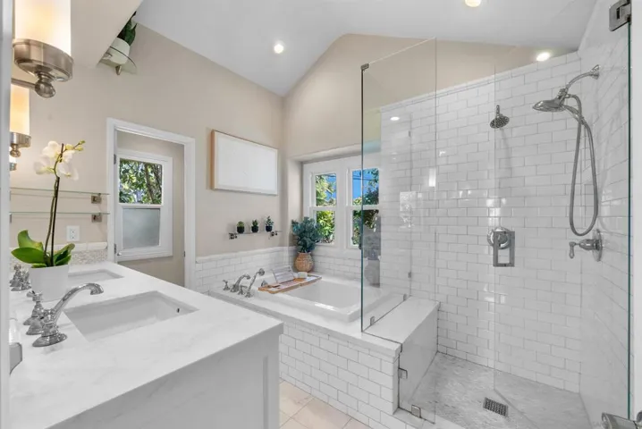 6755 Tyrian Street, La Jolla, California 92037