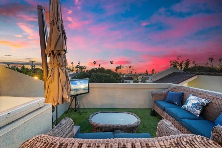 6755 Tyrian Street, La Jolla, California 92037