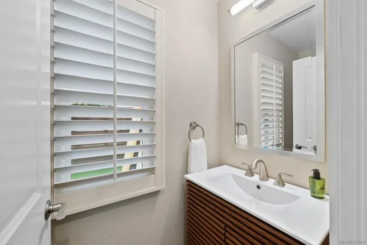 6755 Tyrian Street, La Jolla, California 92037