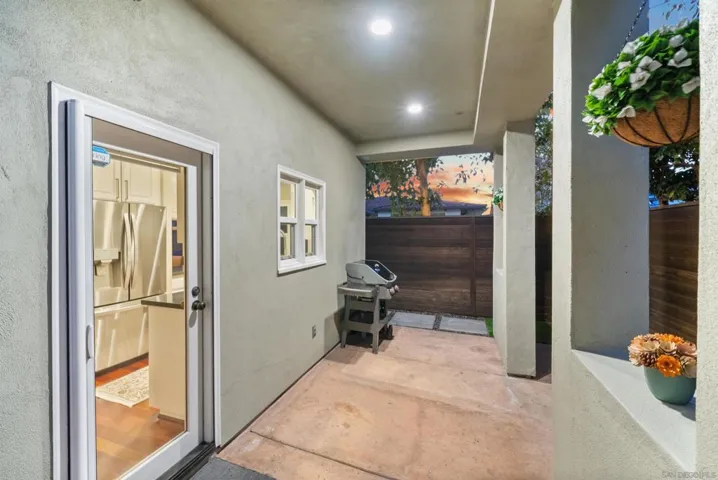 6755 Tyrian Street, La Jolla, California 92037