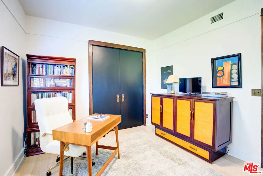 1630 Greenfield Avenue 301, Los Angeles, California 90025 home-pic-51