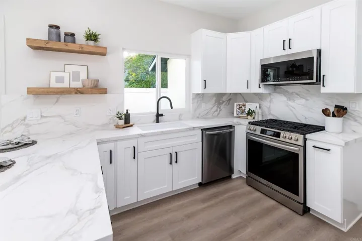 475 Parkwood Lane, Encinitas, California 92024