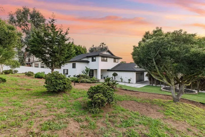 475 Parkwood Lane, Encinitas, California 92024