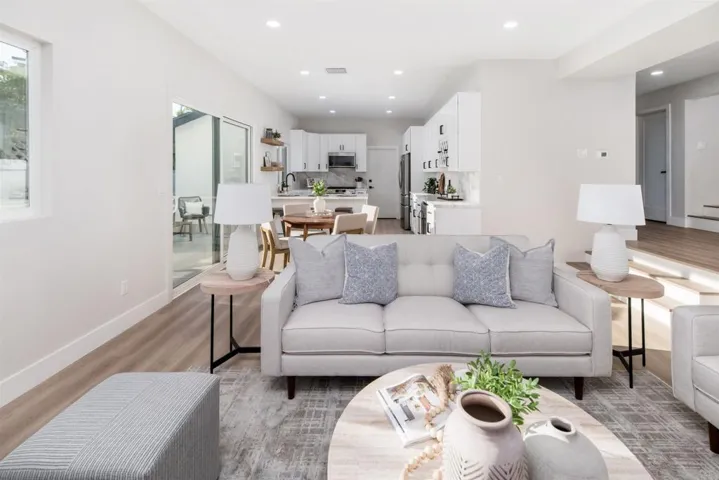 475 Parkwood Lane, Encinitas, California 92024