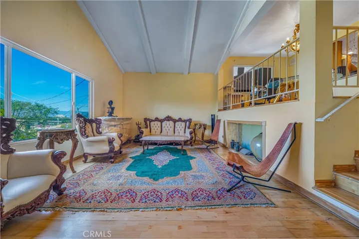 5340 Calatrana Drive, Woodland Hills, California 91364