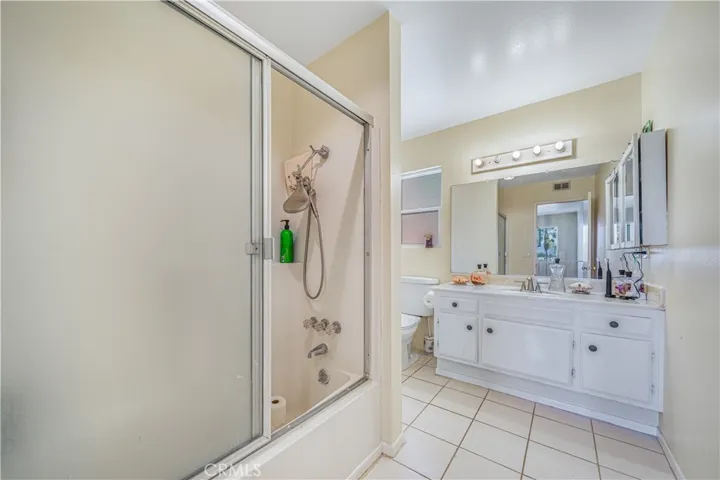 5340 Calatrana Drive, Woodland Hills, California 91364