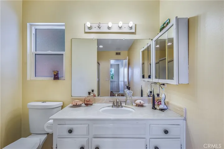 5340 Calatrana Drive, Woodland Hills, California 91364