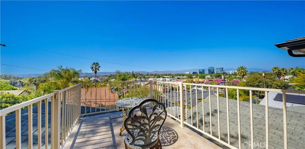 5340 Calatrana Drive, Woodland Hills, California 91364