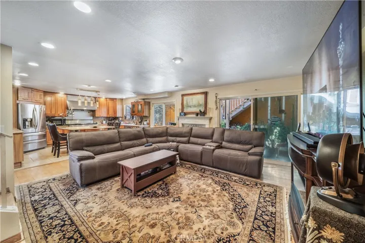 5340 Calatrana Drive, Woodland Hills, California 91364