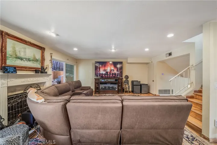 5340 Calatrana Drive, Woodland Hills, California 91364