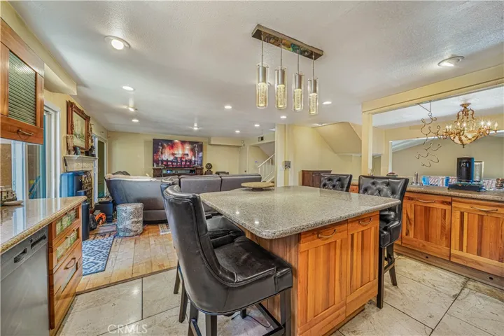 5340 Calatrana Drive, Woodland Hills, California 91364