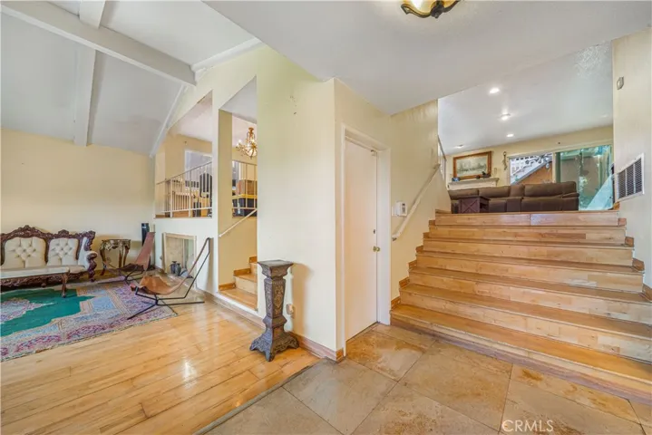 5340 Calatrana Drive, Woodland Hills, California 91364