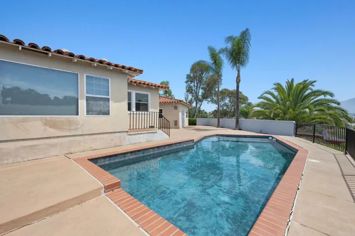4222 Avocado Boulevard, La Mesa, California 91941