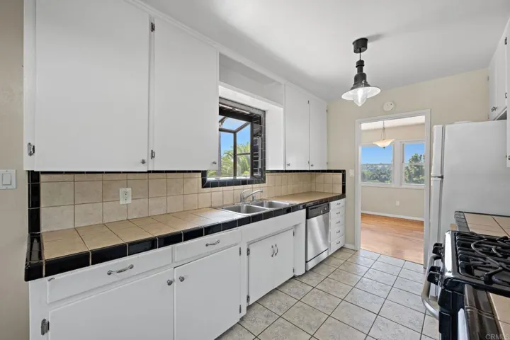4222 Avocado Boulevard, La Mesa, California 91941