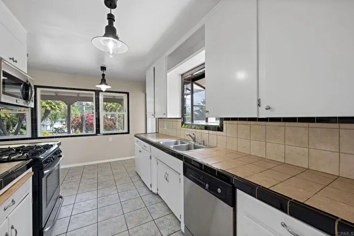 4222 Avocado Boulevard, La Mesa, California 91941