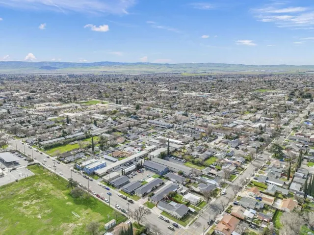 1641 Holly Drive, Tracy, California 95376