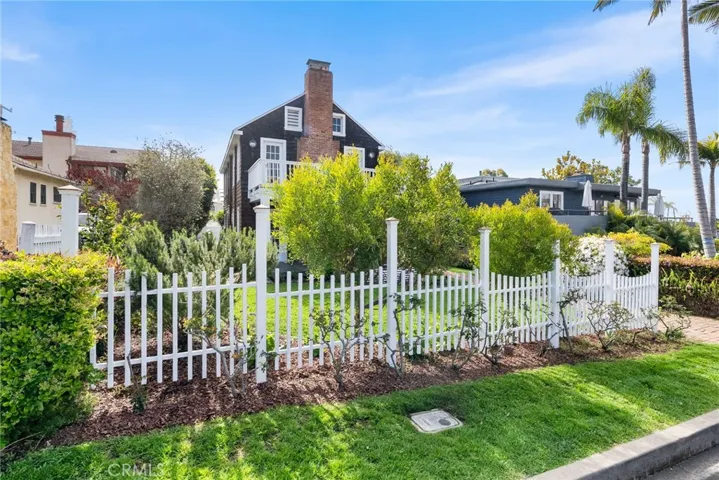 369 Hawthorne Road, Laguna Beach, California 92651
