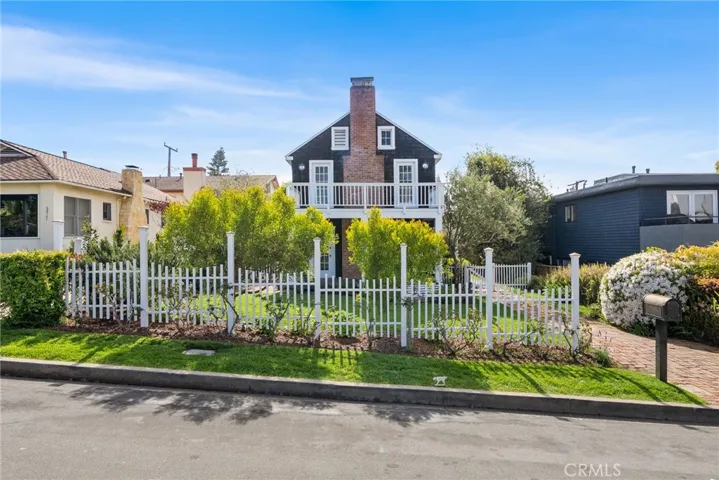 369 Hawthorne Road, Laguna Beach, California 92651