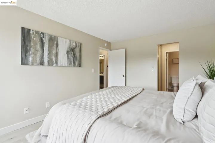 16 Las Moradas Cir, San Pablo, California 94806
