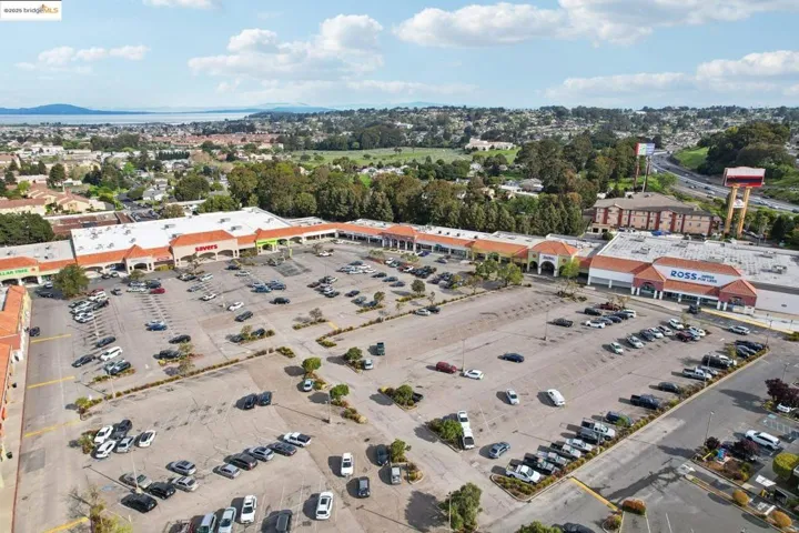 16 Las Moradas Cir, San Pablo, California 94806