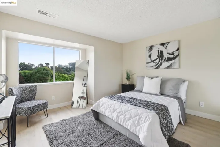 16 Las Moradas Cir, San Pablo, California 94806