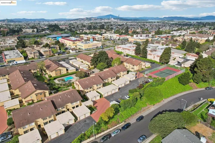 16 Las Moradas Cir, San Pablo, California 94806