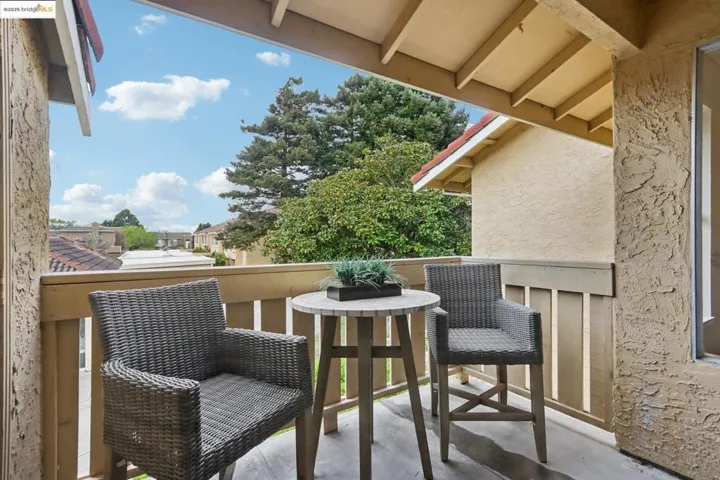 16 Las Moradas Cir, San Pablo, California 94806