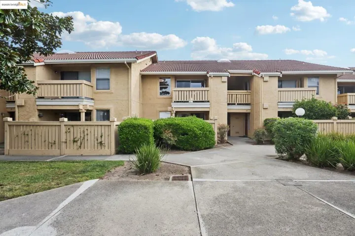 16 Las Moradas Cir, San Pablo, California 94806