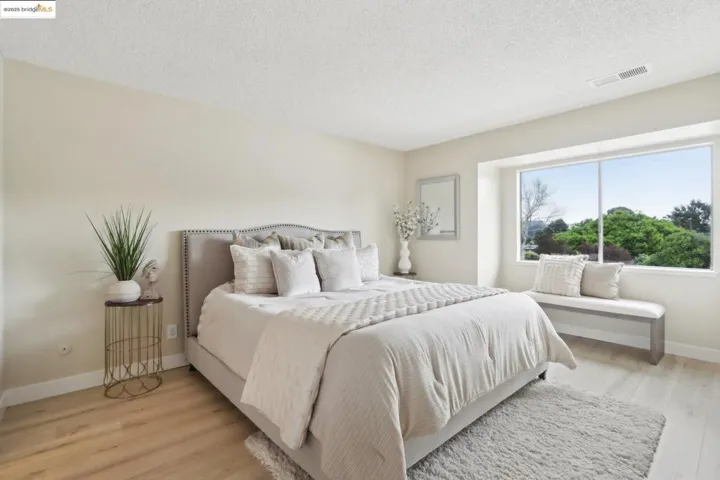 16 Las Moradas Cir, San Pablo, California 94806