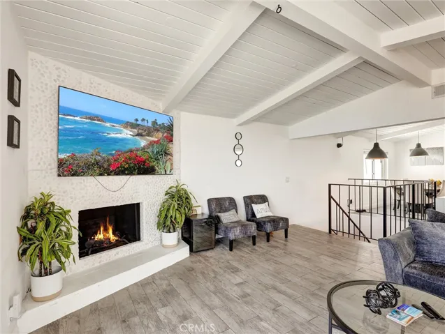 883 Santa Ana Street, Laguna Beach, California 92651