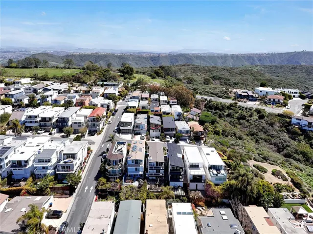883 Santa Ana Street, Laguna Beach, California 92651