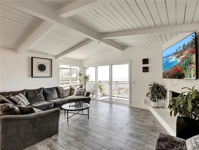 883 Santa Ana Street, Laguna Beach, California 92651