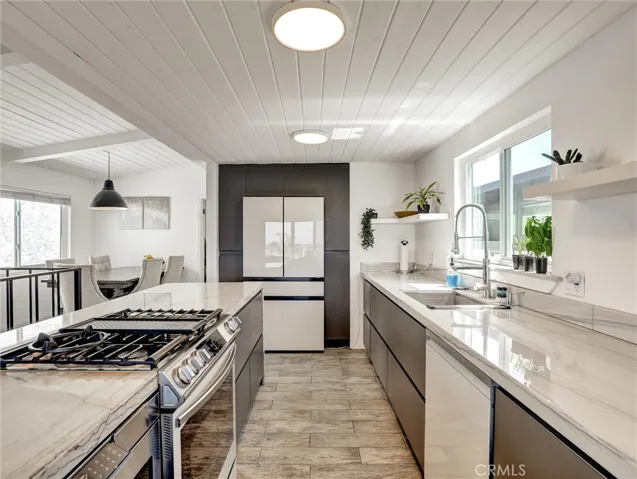 883 Santa Ana Street, Laguna Beach, California 92651