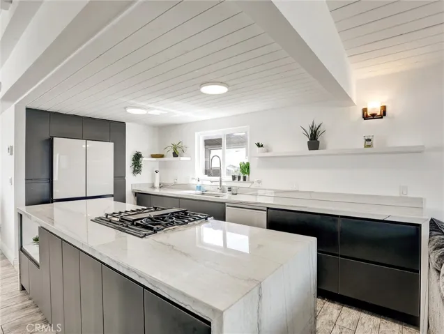 883 Santa Ana Street, Laguna Beach, California 92651