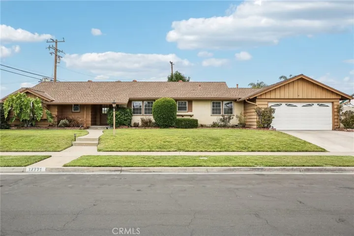Front of house on Orange Tree