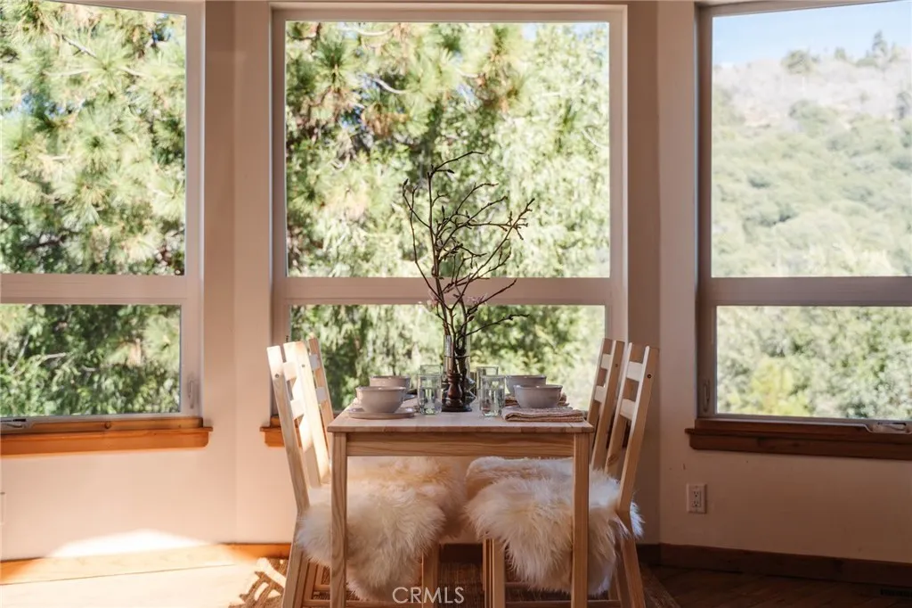721 Chillon Drive, Crestline, California 92325 home-pic-11