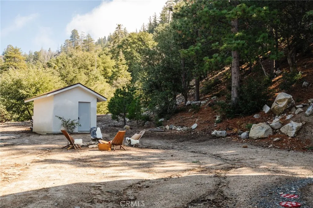 721 Chillon Drive, Crestline, California 92325 home-pic-26