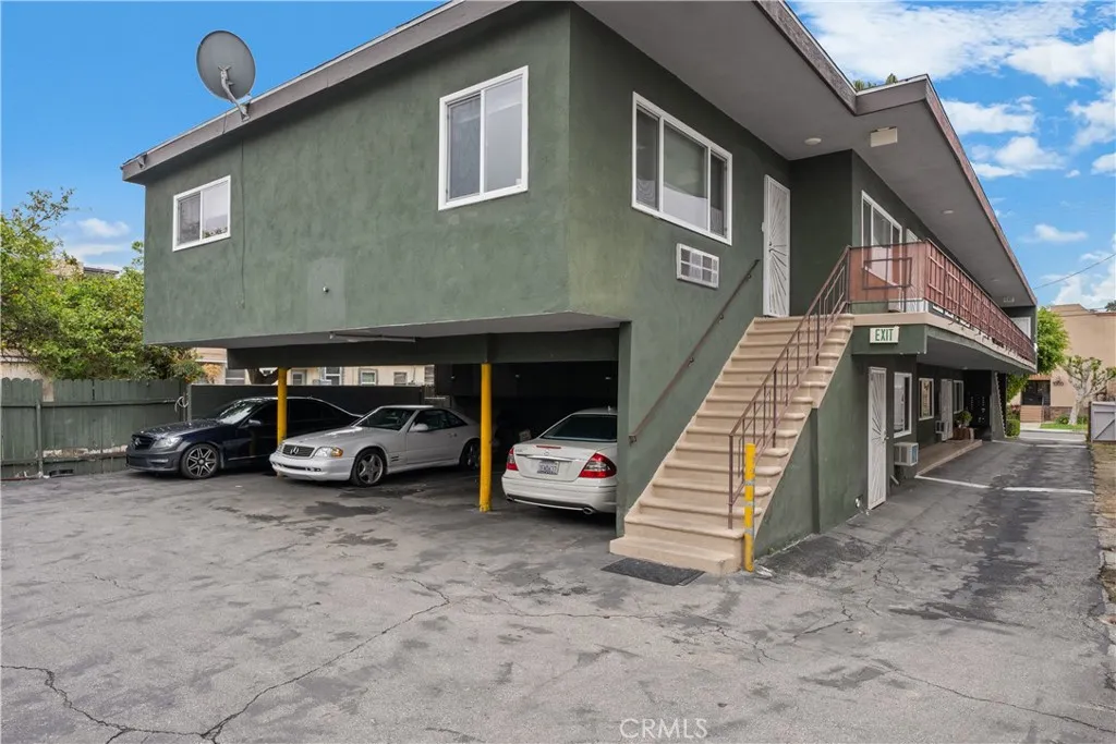 1001 E Acacia Avenue, Glendale, California 91205, ,Residential Income,For Sale,Acacia,GD25080366