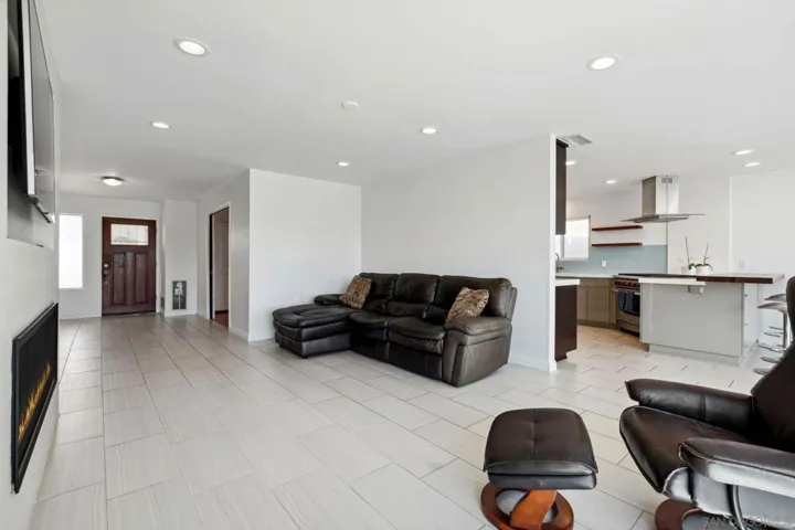 4535 La Cuenta Dr, San Diego, California 92124