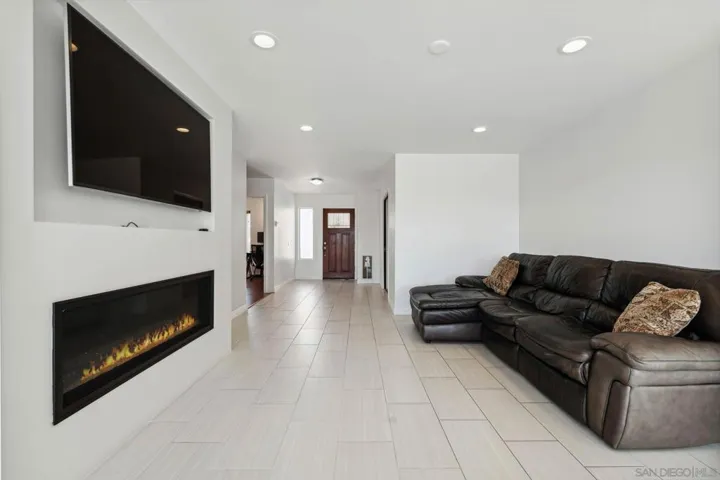 4535 La Cuenta Dr, San Diego, California 92124