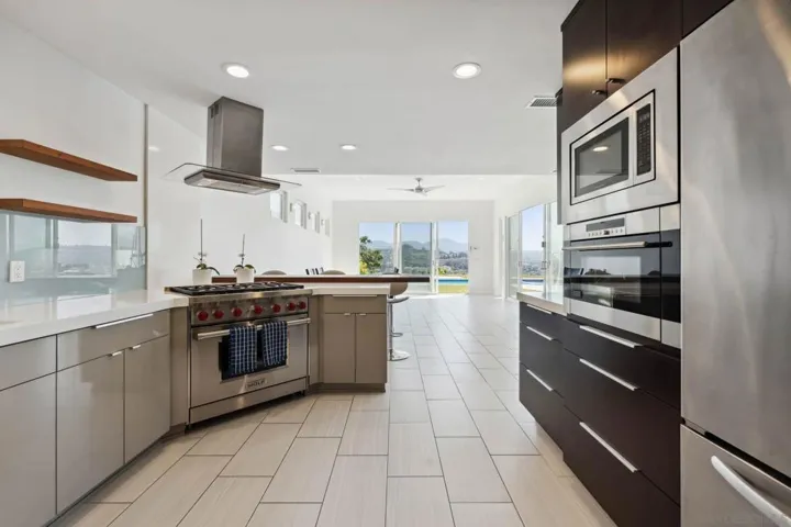 4535 La Cuenta Dr, San Diego, California 92124
