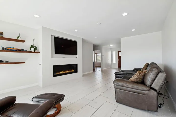 4535 La Cuenta Dr, San Diego, California 92124