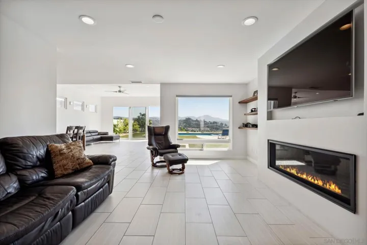 4535 La Cuenta Dr, San Diego, California 92124