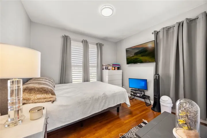 Roommates room