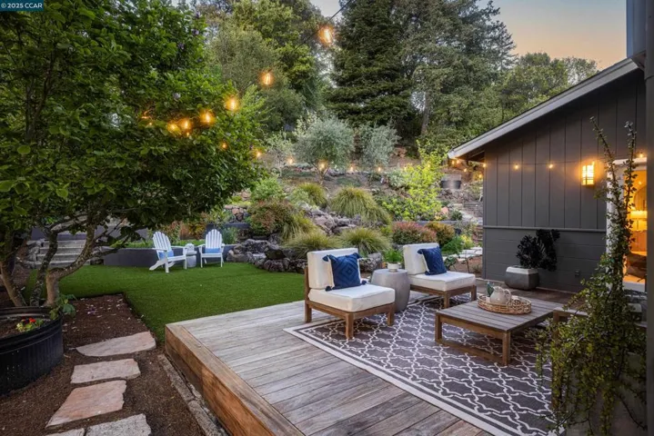 5 Glorietta Court, Orinda, California 94563